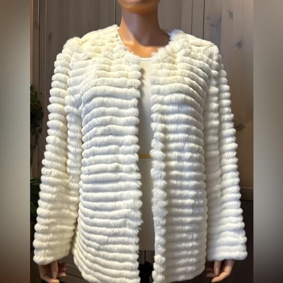 Maison D’Angelann Jackets & Blazers - Elegant White Fur Coat- Maison D’Angelann